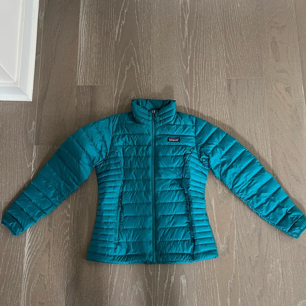 Patagonia Women's Blue Puffer Jacket